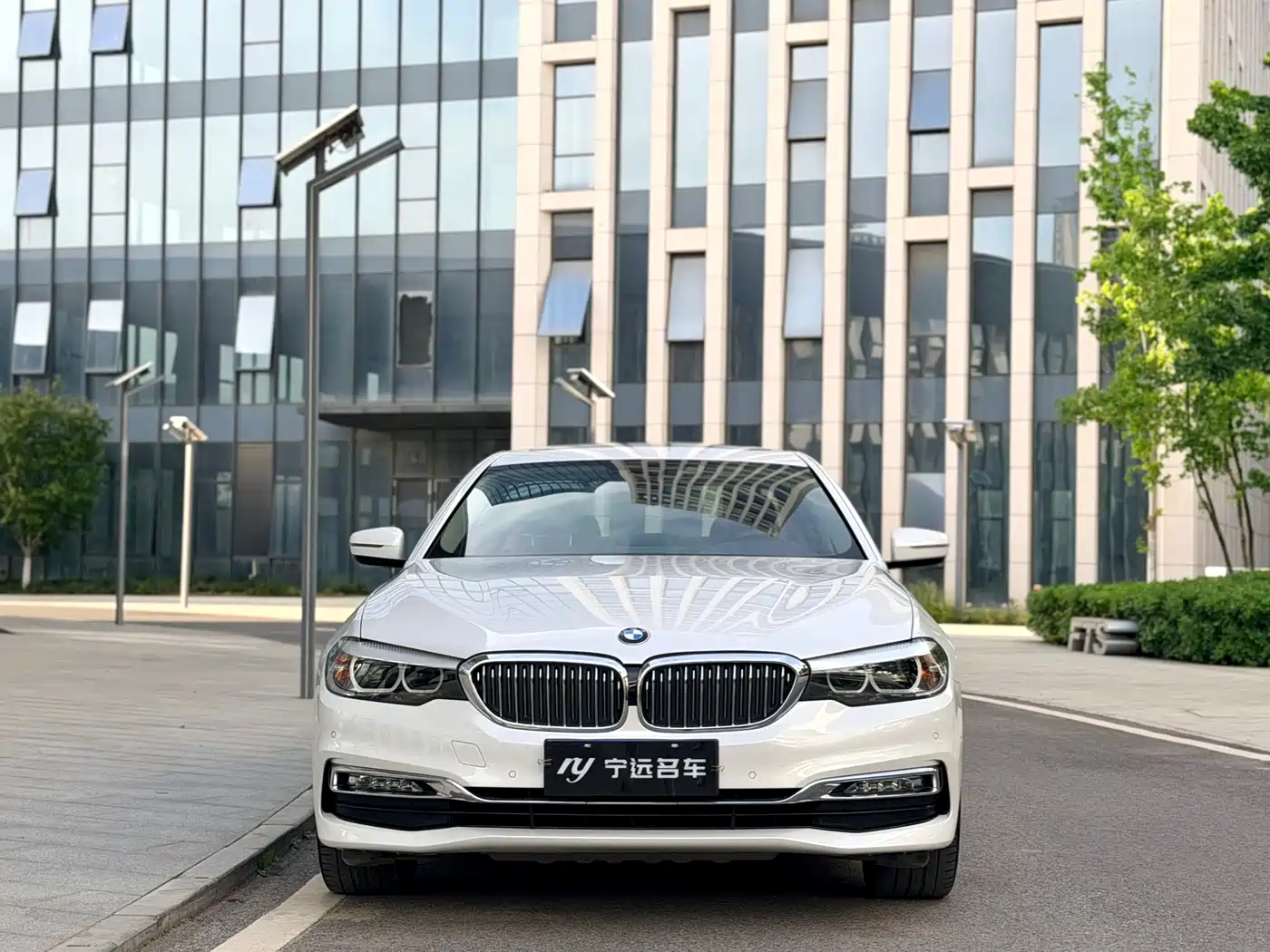 BMW 5 Series 2018 525Li Luxury Package фото 2