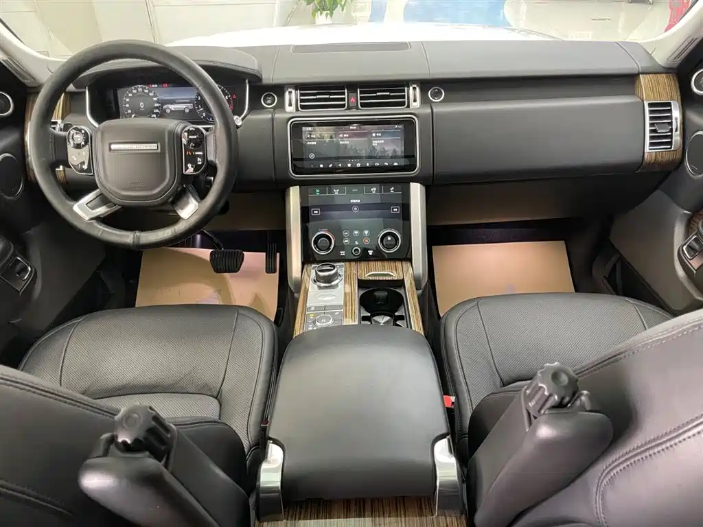 Land Rover Range Rover 2018 3.0 SC V6 Vogue Heritage Edition фото 18