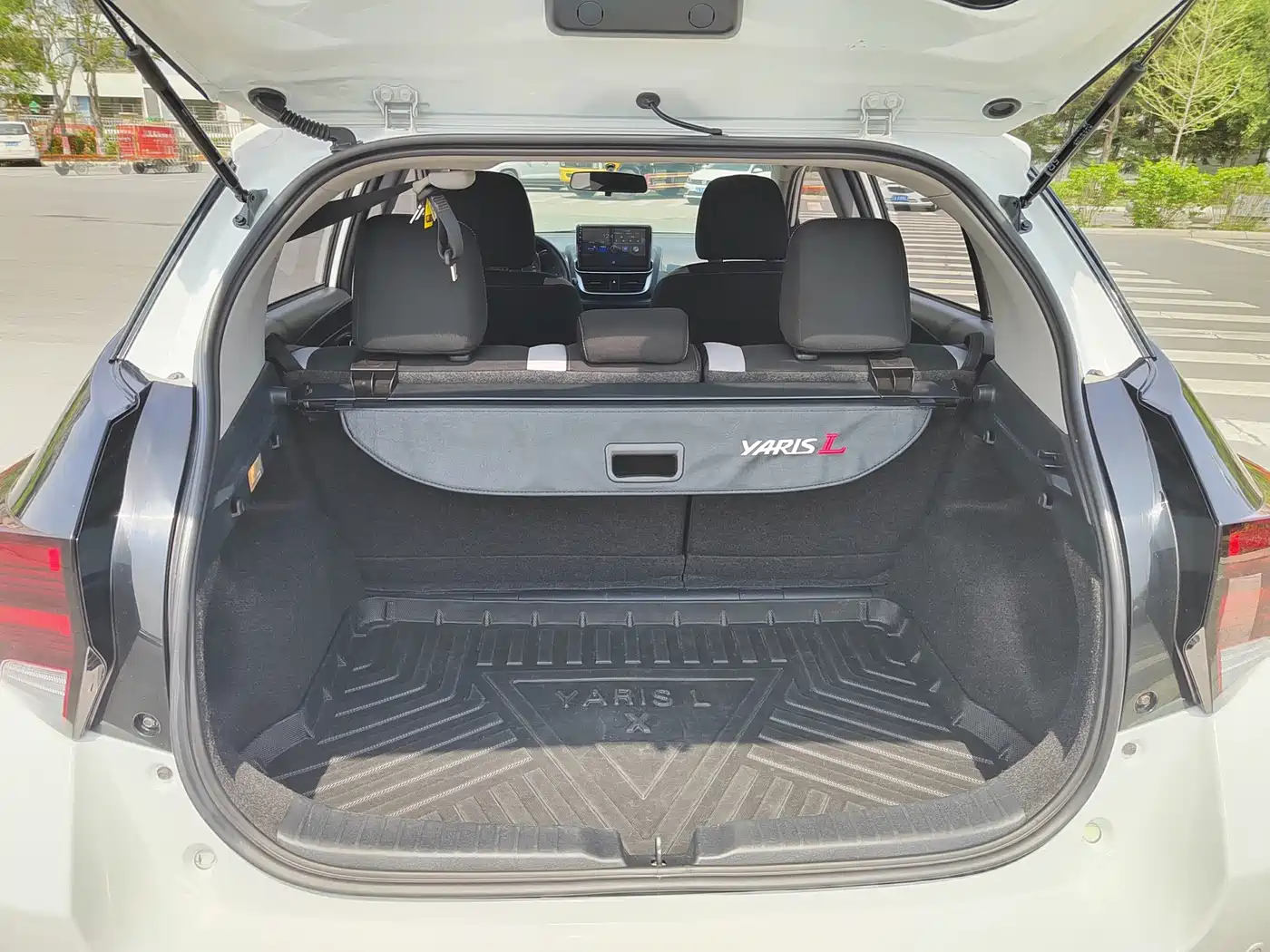 Toyota YARiS L Zhi Xuan 2021 1.5L CVT Leading Edition фото 8