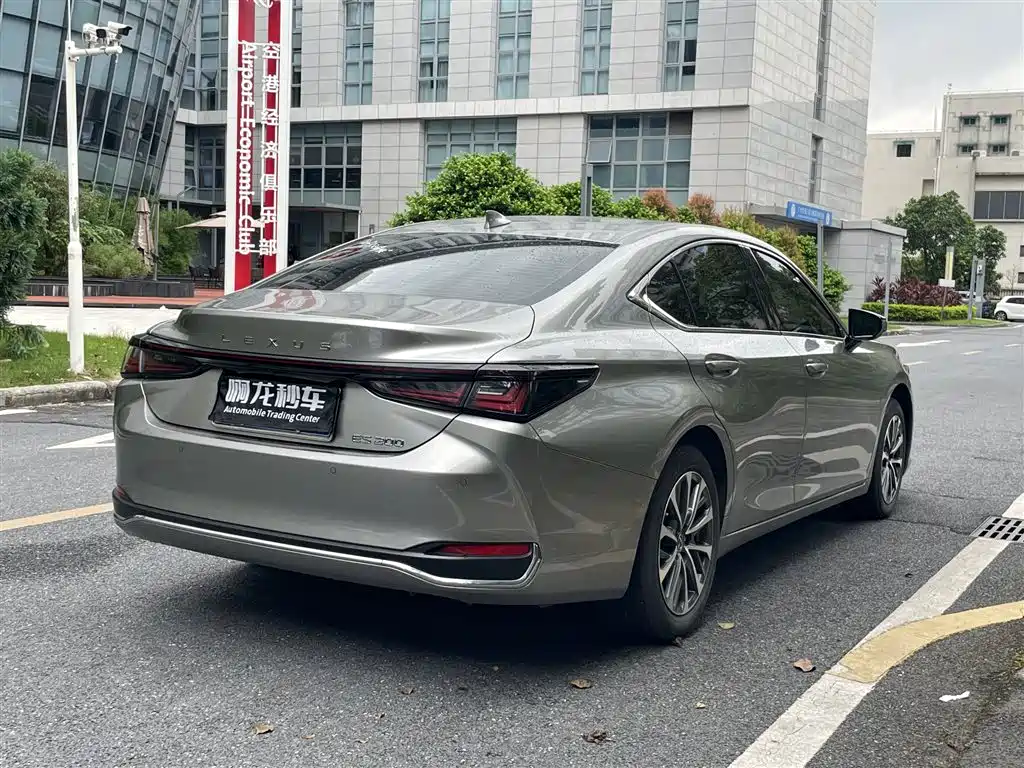 Lexus ES 2025 2025 200 Ultimate Edition