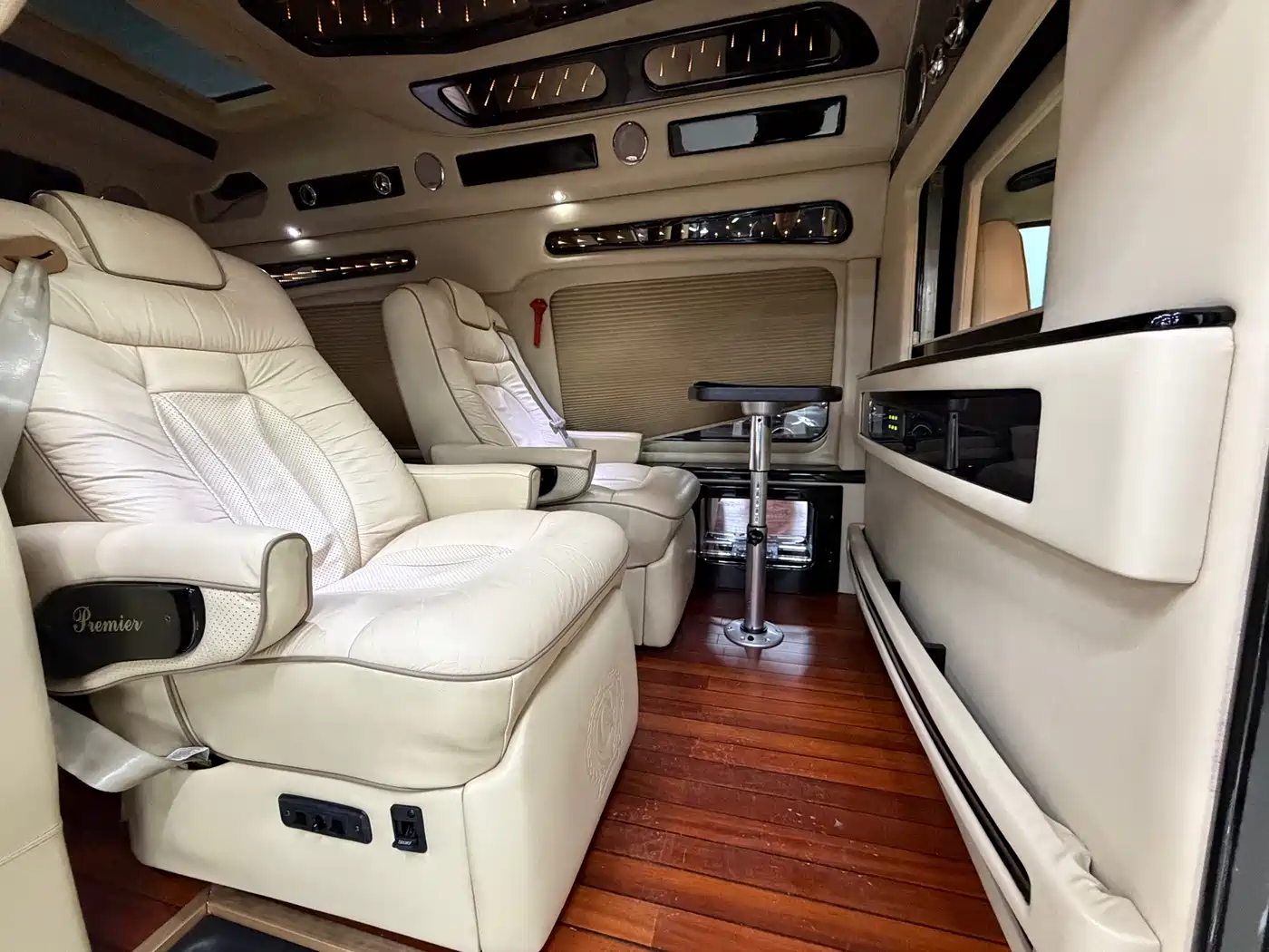 GMC Savana 2013 6.0L Luxury Privacy Screen 7-Seater фото 27