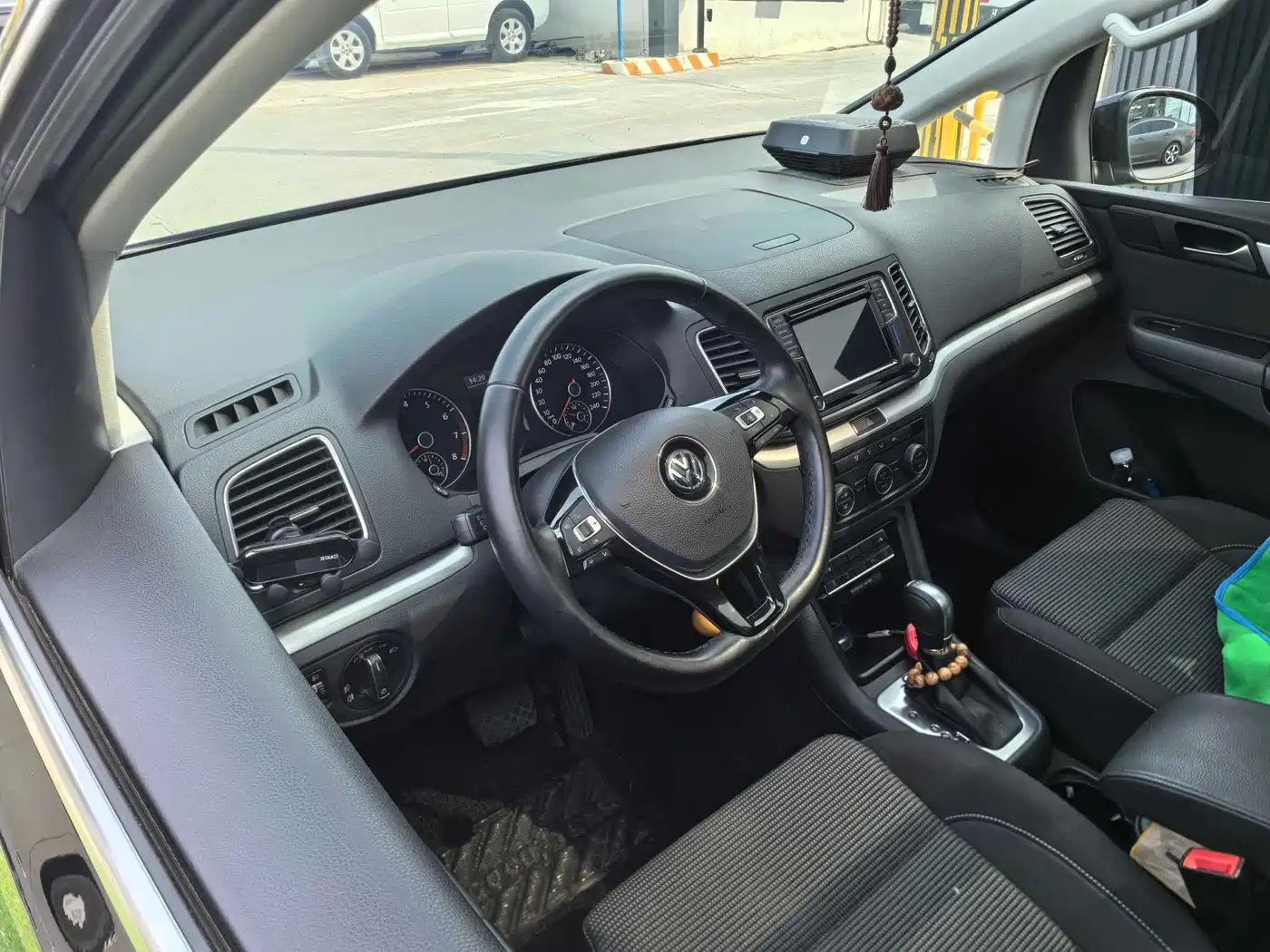 Volkswagen Sharan 2018 380TSI Comfort 7-Seater фото 8
