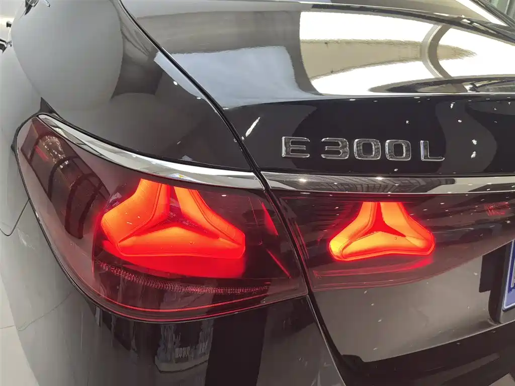 Mercedes-Benz E-Class 2025 E 300 L Fashion фото 7