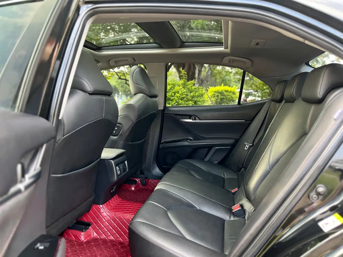 Toyota Camry 2018 2.5G Luxury Edition фото 10