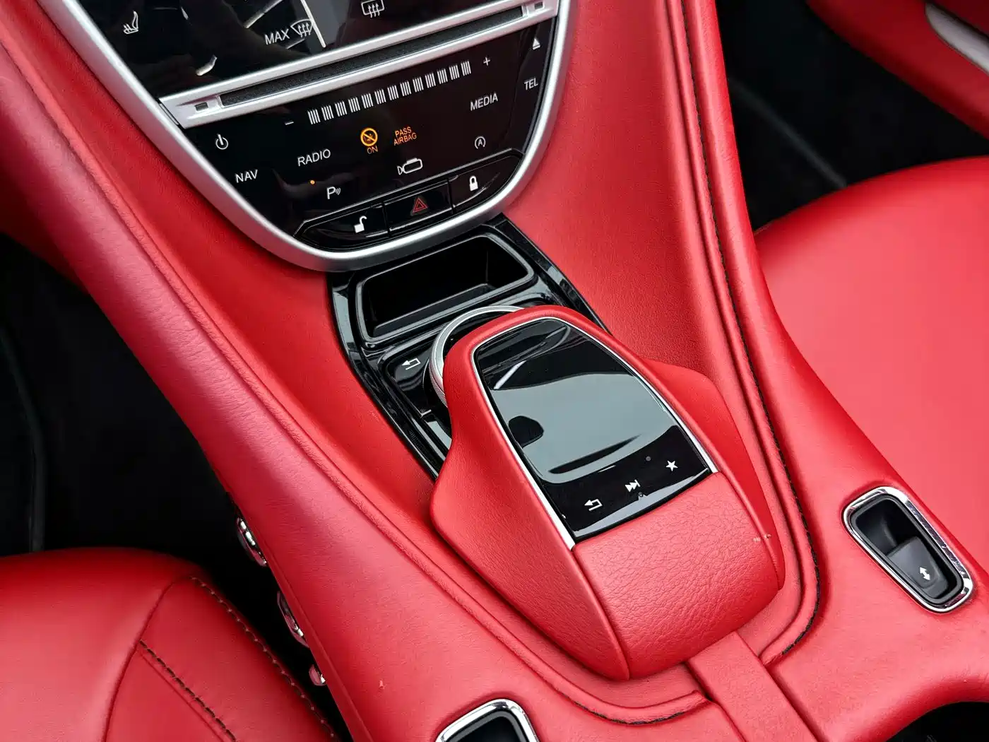 Aston Martin DB11 2022 2020 4.0T V8 Volante