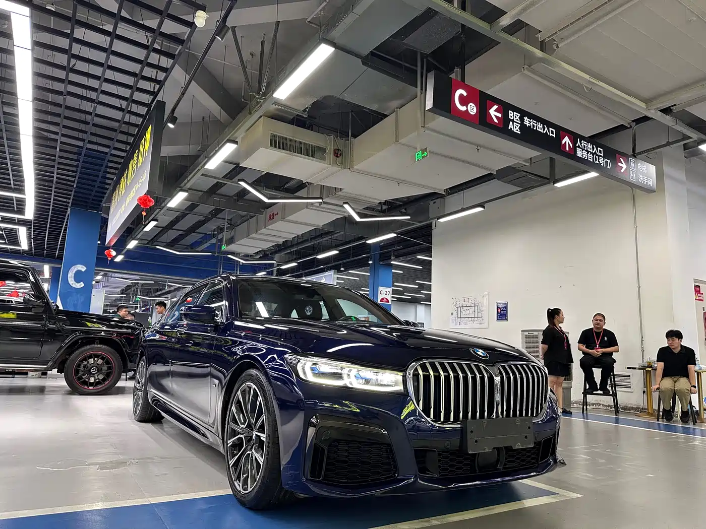 BMW 7 Series 2022 740Li xDrive Executive M Sport Package фото 3