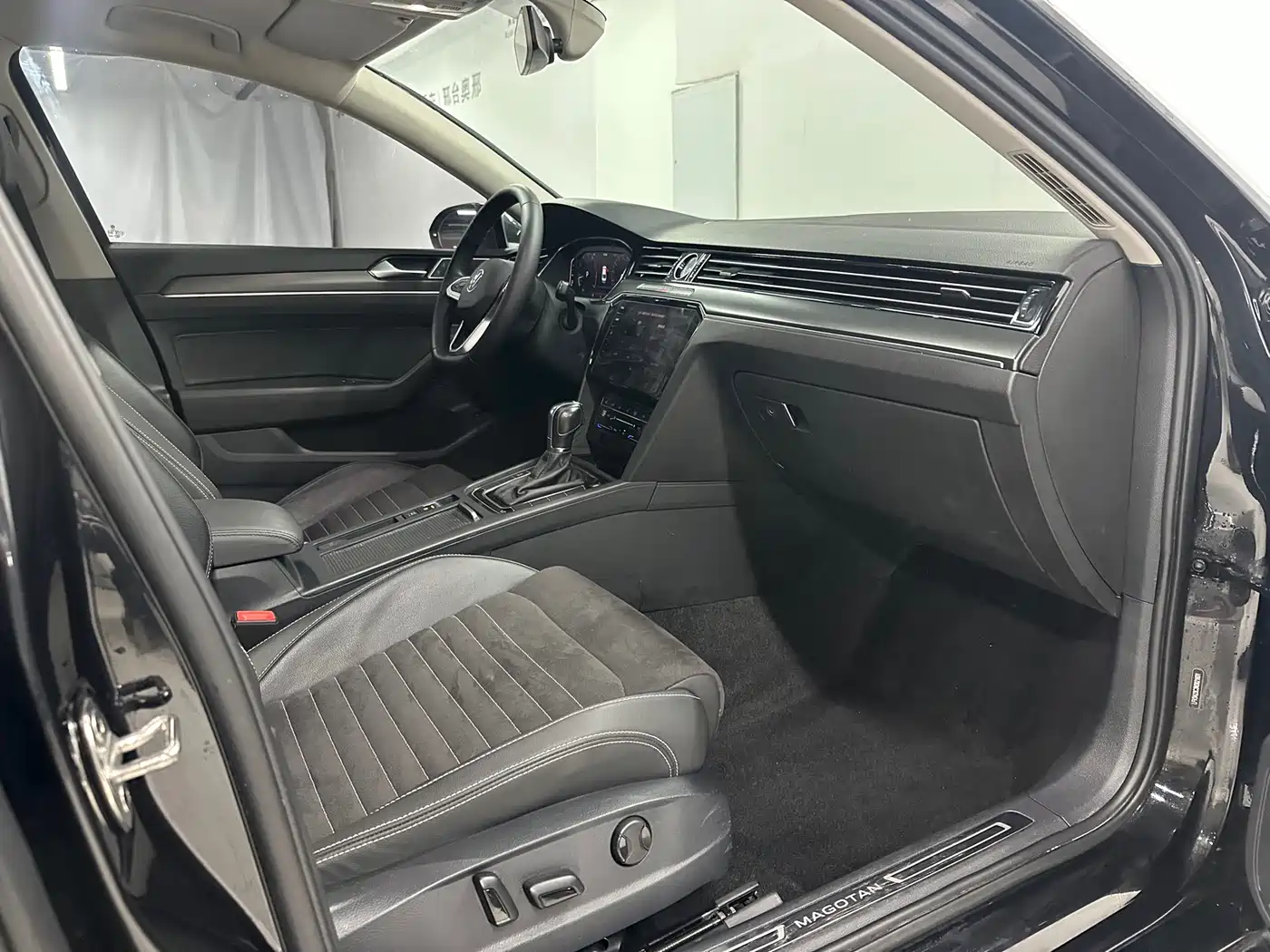 Volkswagen Magotan 2020 330TSI DSG Luxury фото 13