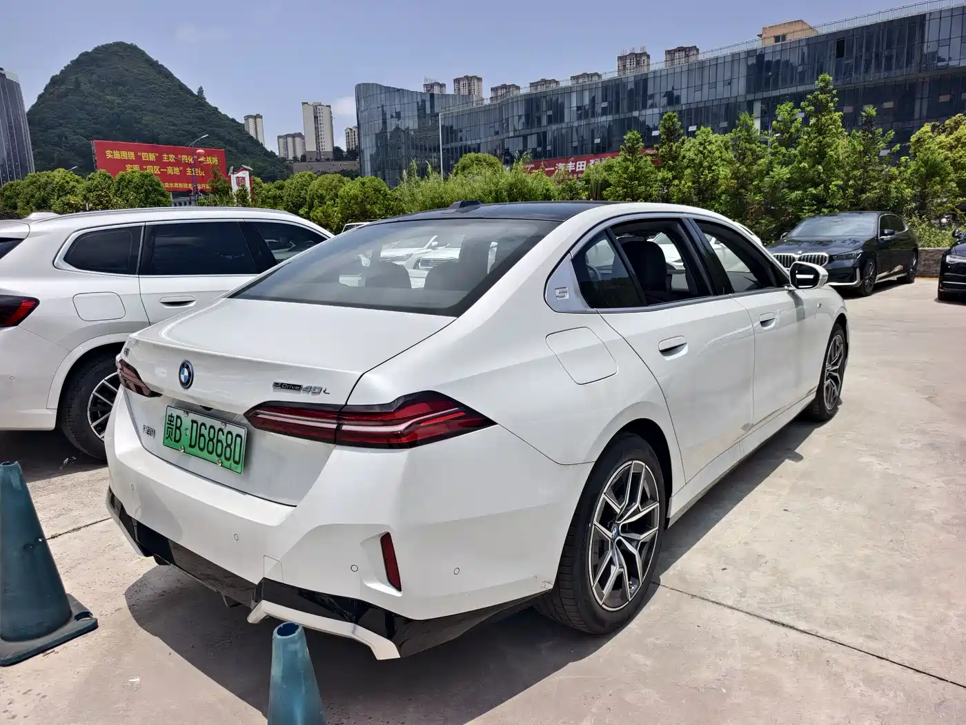 BMW i5 2025 eDrive 40L M Sport Package фото 7