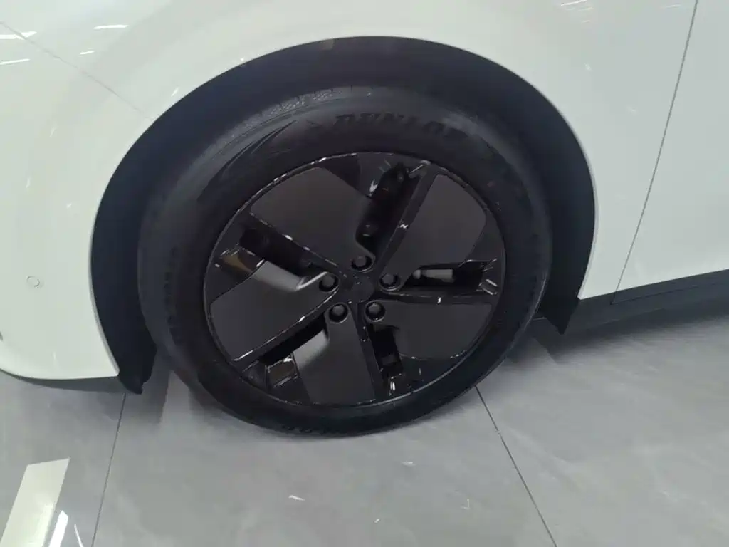 Li Auto i6 2026 2025 2WD Base Model