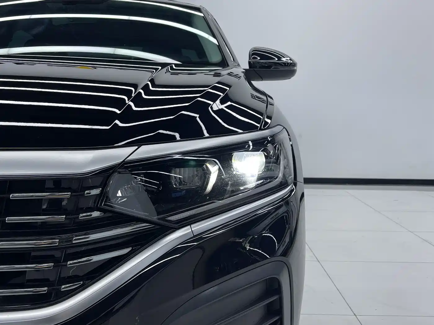 Volkswagen Passat 2024 380TSI Dragon Soaring Edition фото 22