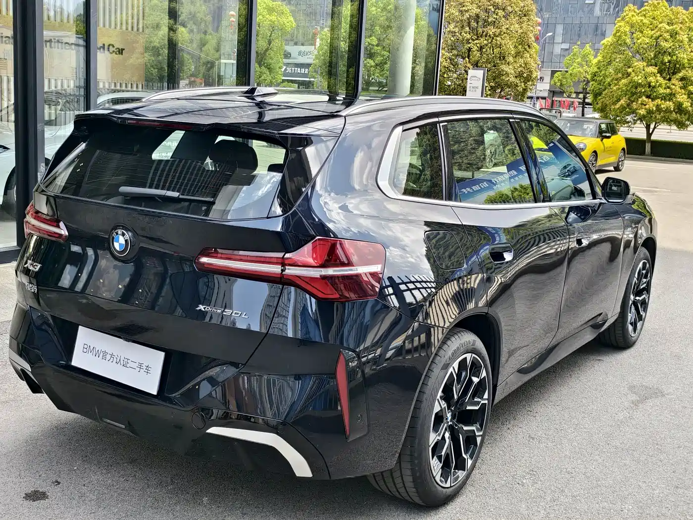 BMW X3 2025 xDrive30L Premium Model M Sport Black Package фото 3