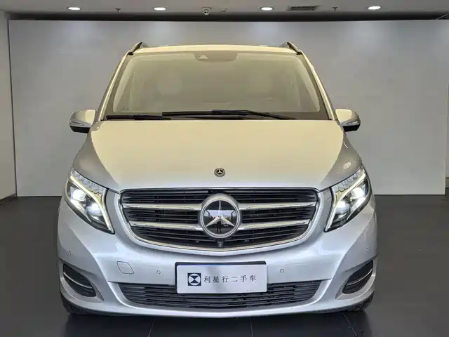 Mercedes-Benz V-Class 2018 V 260 Premium Edition China VI — фото 2