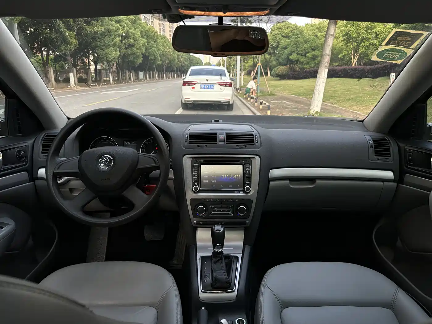 Škoda Octavia 2014 1.6L Auto Yijun Edition фото 11