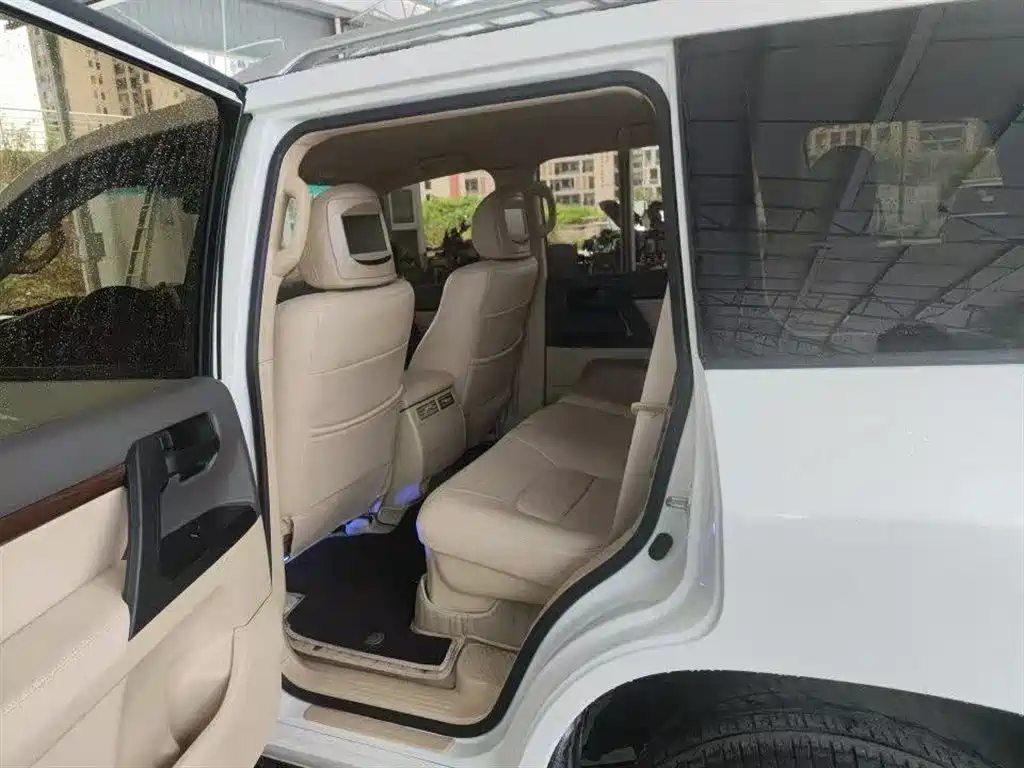 Toyota Land Cruiser (Import) 2016 2015 4.0L V6 Middle East Low Configuration Edition