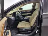 Фото 10 - Cadillac XT5