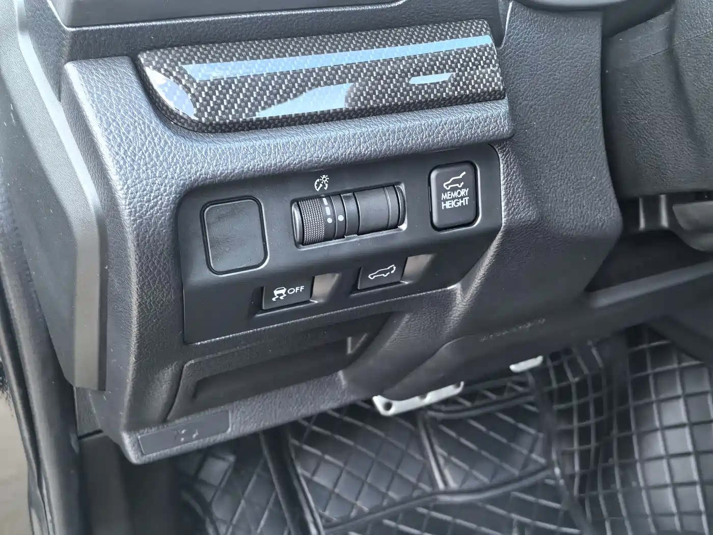 Subaru Forester 2015 2.5i Special Commemorative Edition фото 15