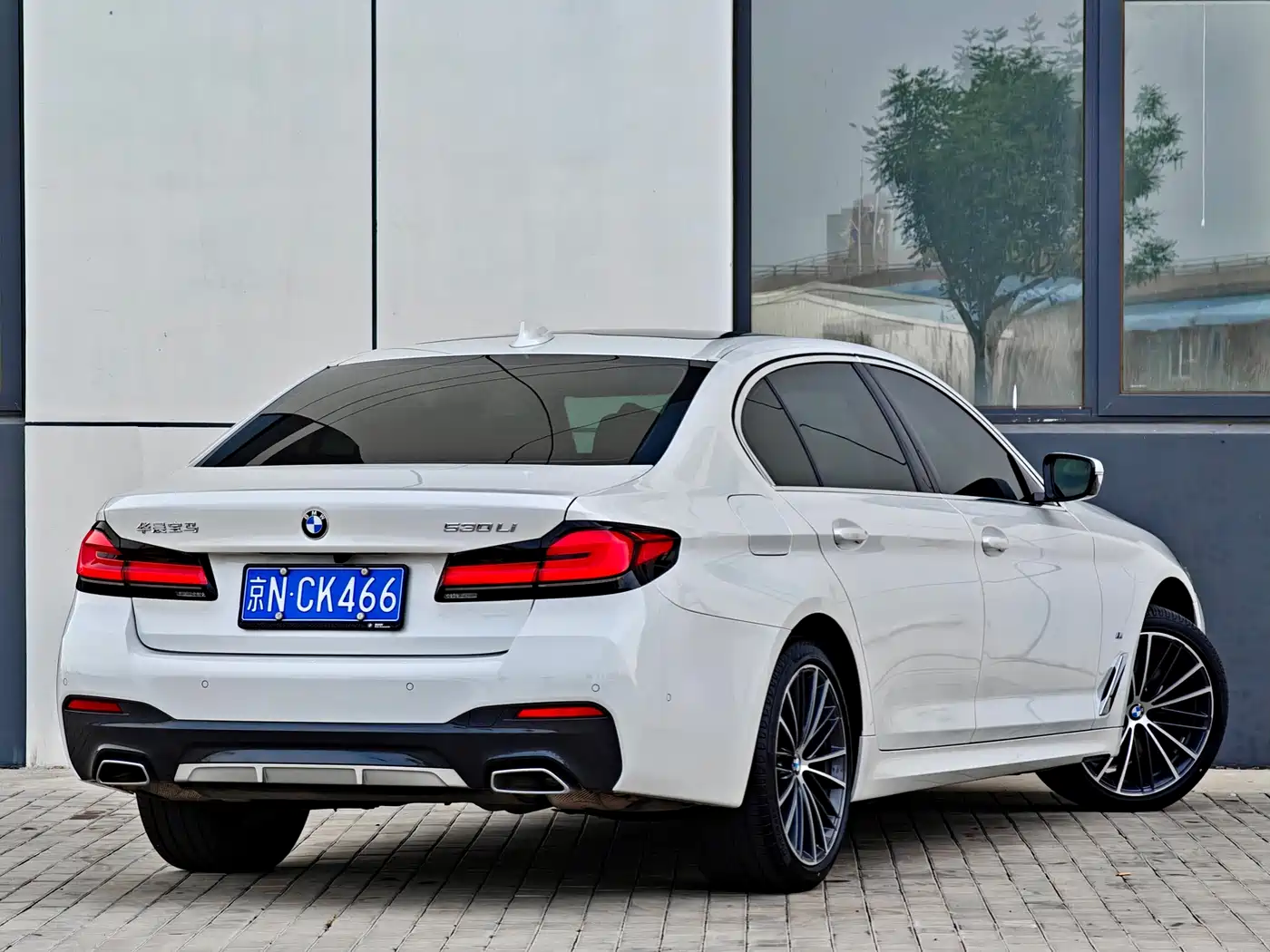 BMW 5-SERIES