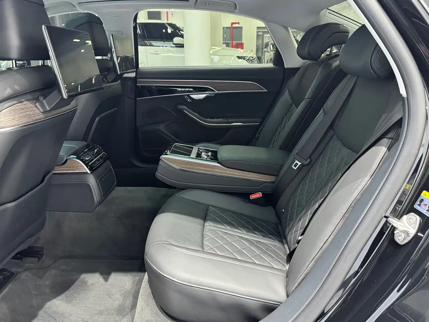 Audi A8 2023 A8L 55 TFSI quattro Flagship фото 14