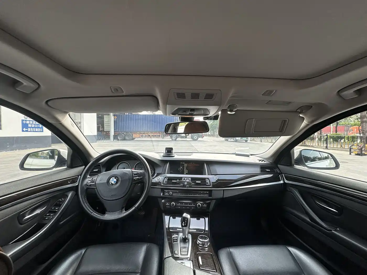 BMW 5 Series 2014 530Li Leading фото 5