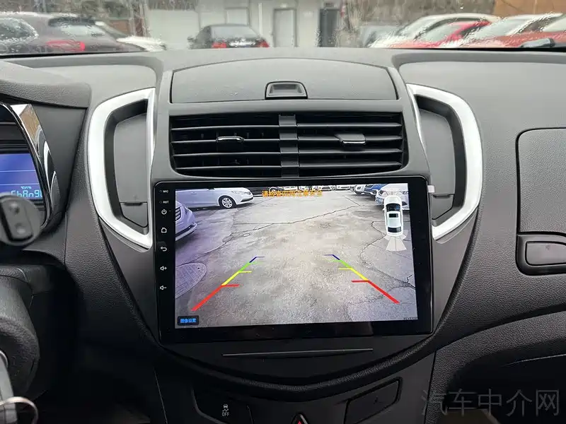 Chevrolet Trax 2016 1.4T Manual 2WD Comfort Sunroof Edition фото 7