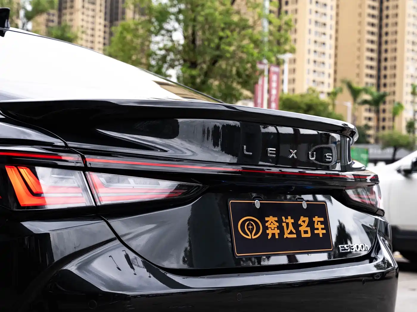 Lexus ES 2025 300h Ultimate Edition фото 7