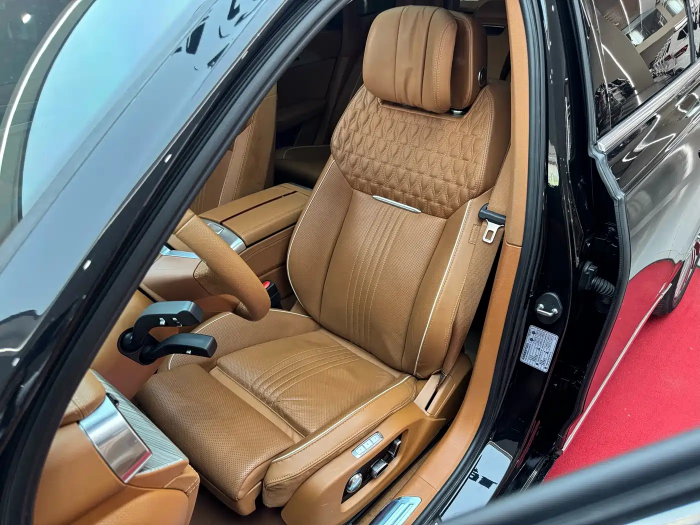 Hongqi H9 2020 2.0T Smart Connection Qi Chang Edition фото 39