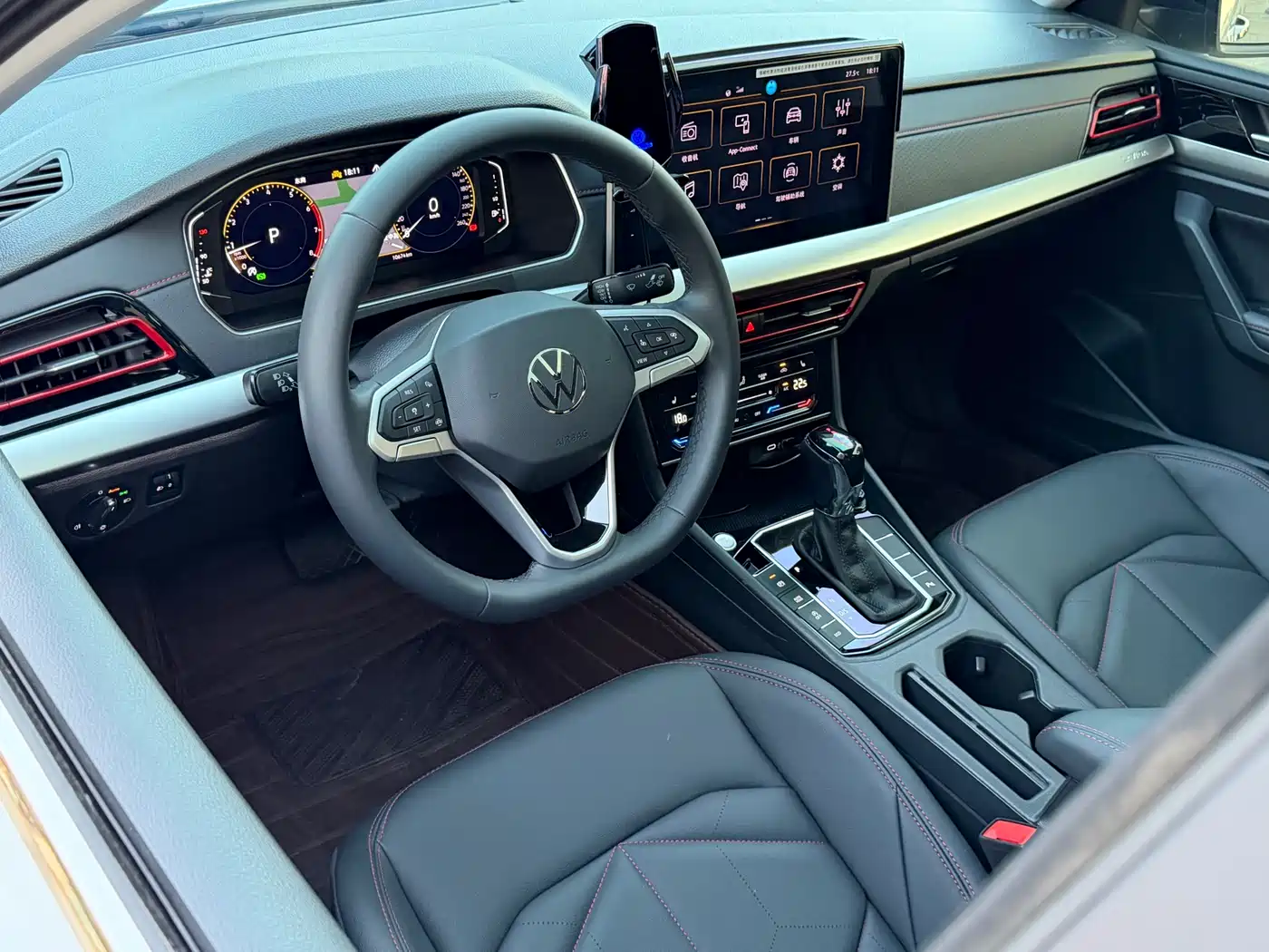 Volkswagen Lavida 2024 Model 300TSI DSG Starlight Leading Edition фото 6