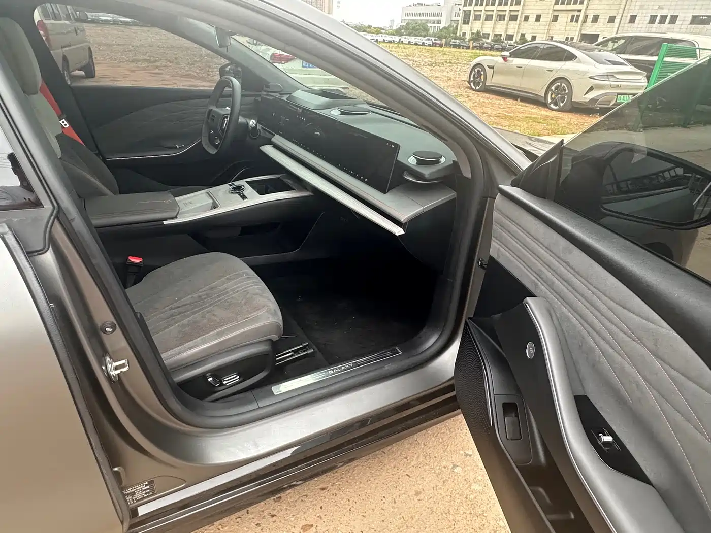 Geely Galaxy Galaxy E8 2024 2024 Model 550km RWD Soaring Dragon Edition