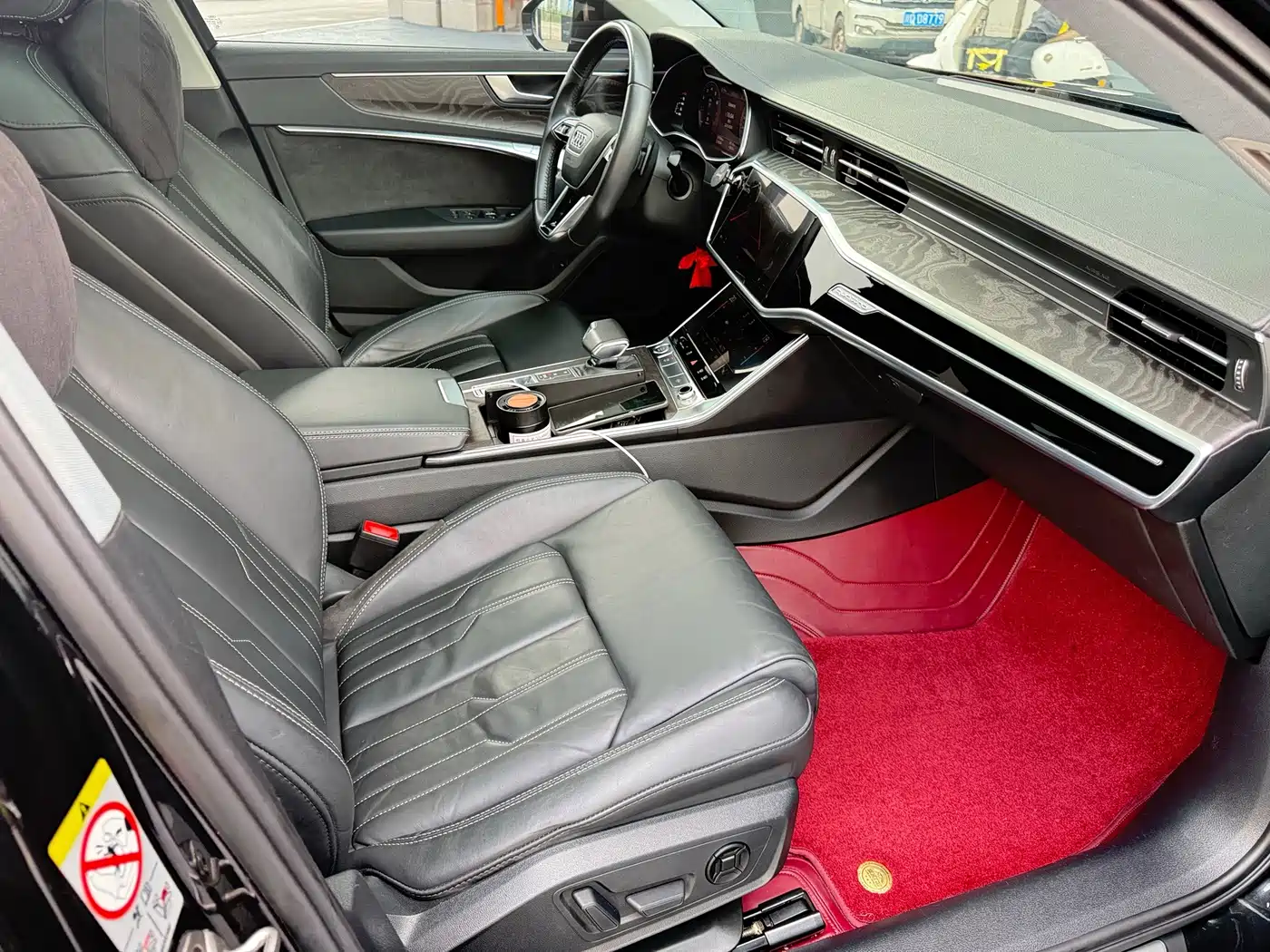 Фото 9 - Audi A6L