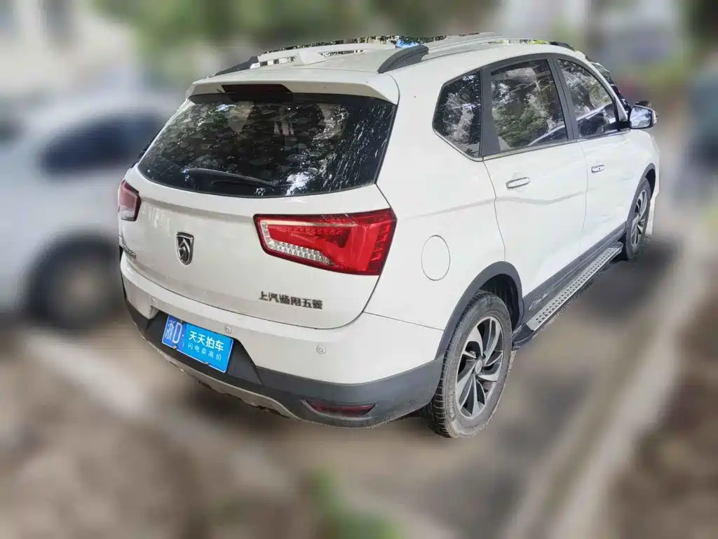 Фото 2 - Baojun 560