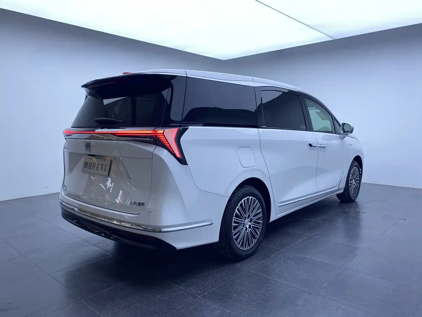 BUICK GL8 NEW ENERGY