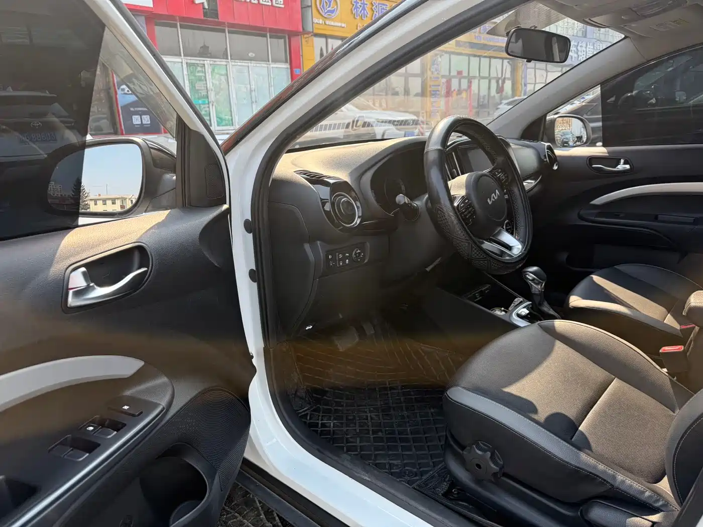 Kia KX1 2021 1.4L CVT Fun Sunroof Version фото 7