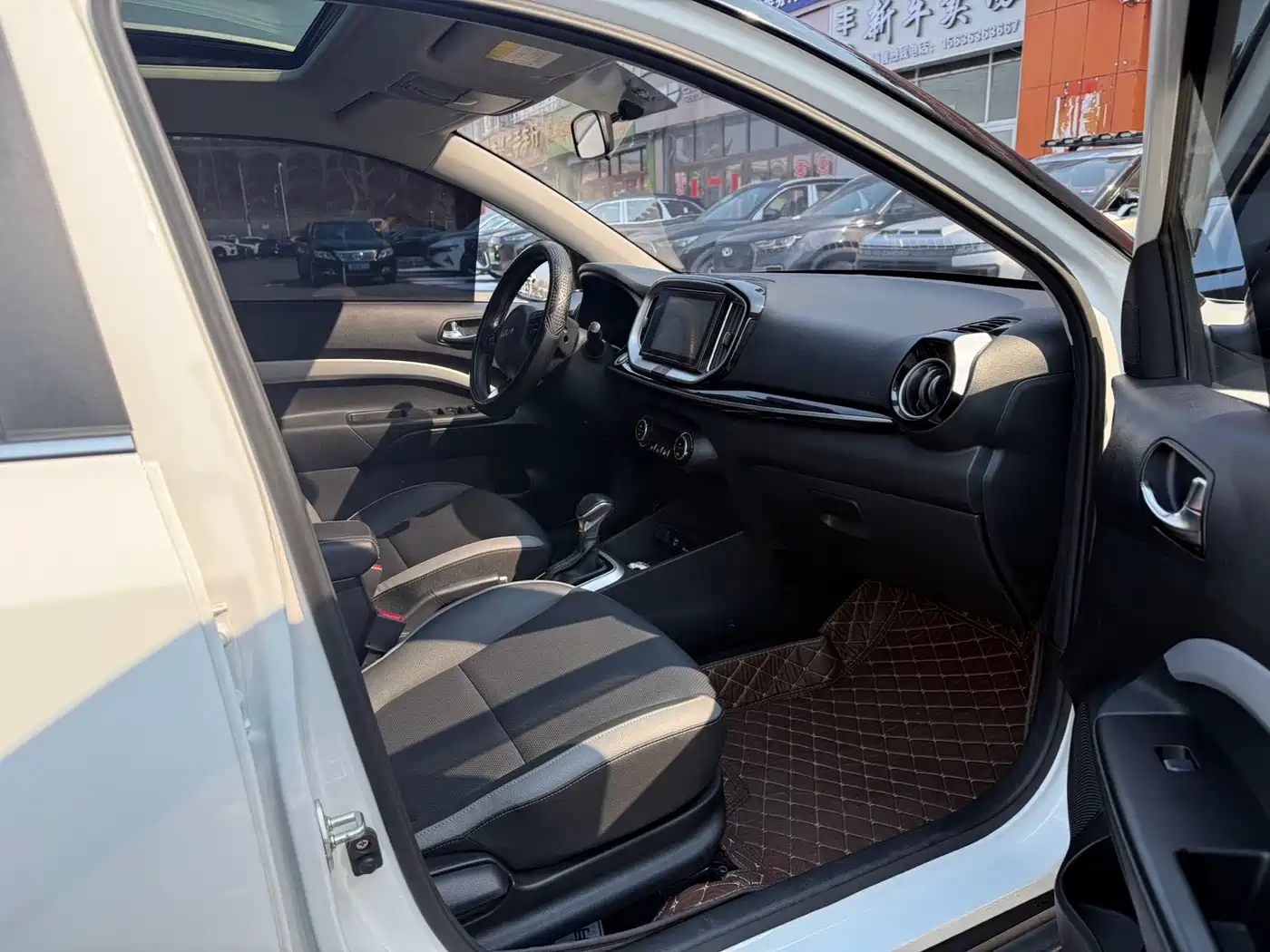 Kia KX1 2021 1.4L CVT Fun Sunroof Version фото 9