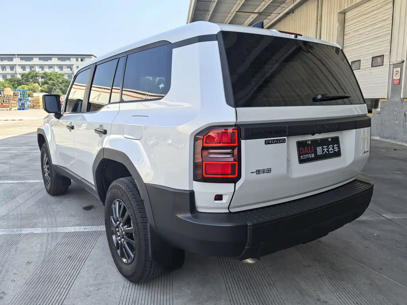 Фото 11 - Toyota Prado