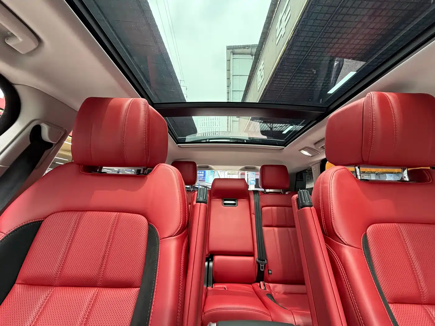 Land Rover Range Rover Sport 2021 3.0 L6 Gloss Black Edition фото 26