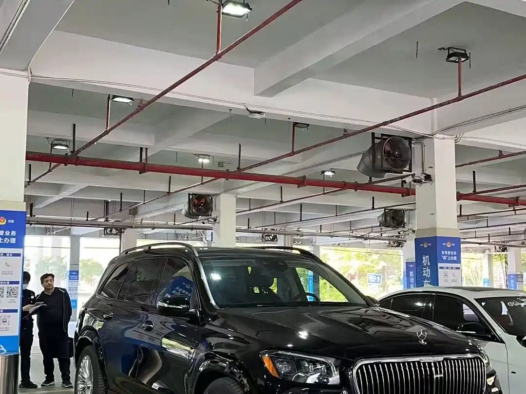Mercedes-Benz GLS 2023 Facelift GLS 450 4MATIC Luxury фото 5