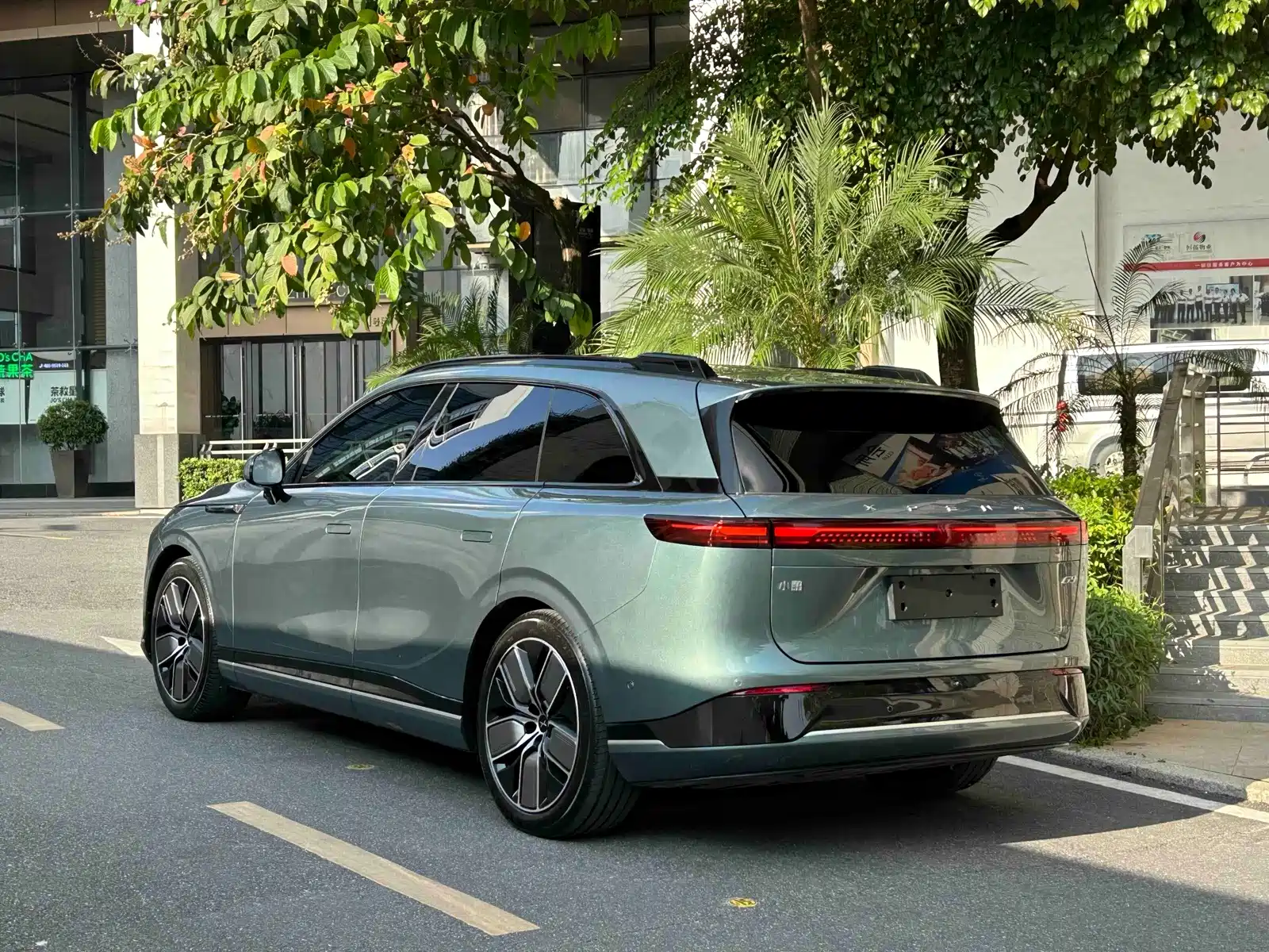 Фото 4 - XPeng G9