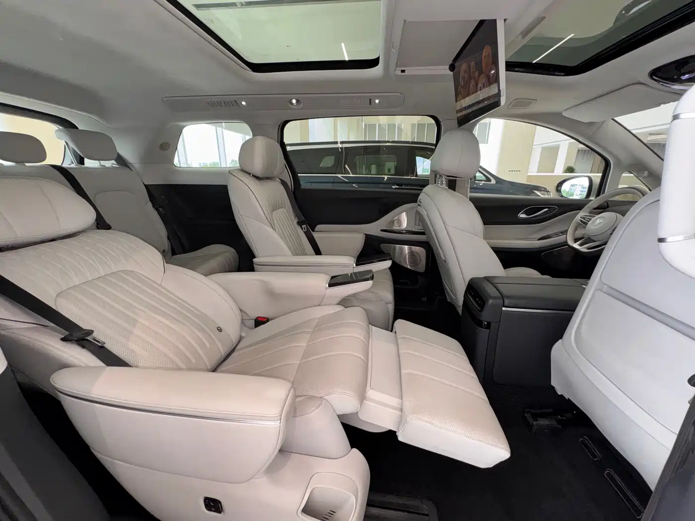 Voyah Auto Voyah Dreamer 2025 PHEV AWD Flagship Qian Kun Edition фото 9