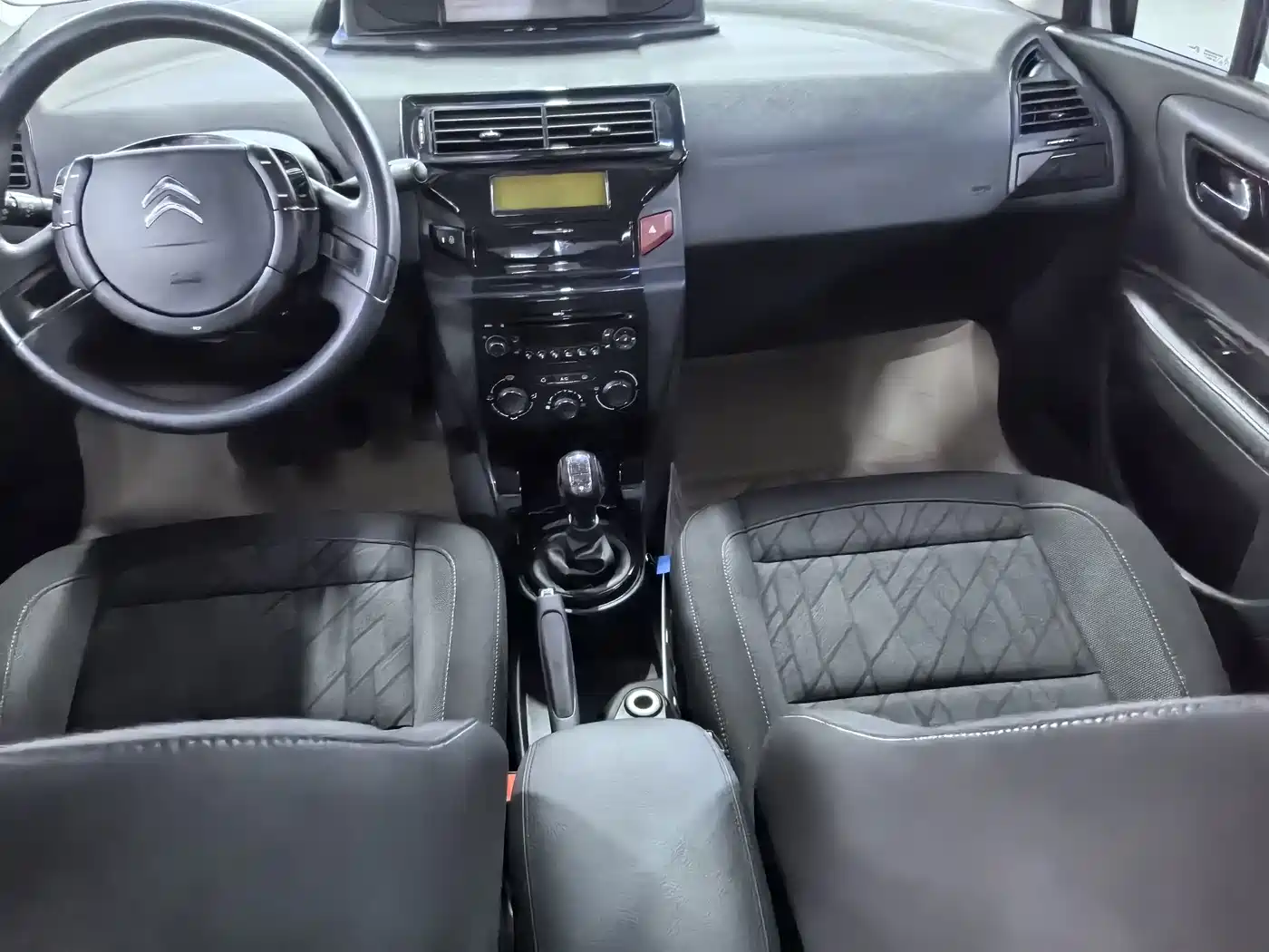 Citroën C-Quatre 2016 2016 Classic Sedan 1.6L Manual Premium