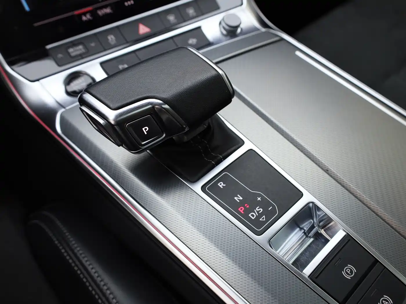 Audi A7L 2024 45TFSI S-line Dream Edition Crystal Package фото 21