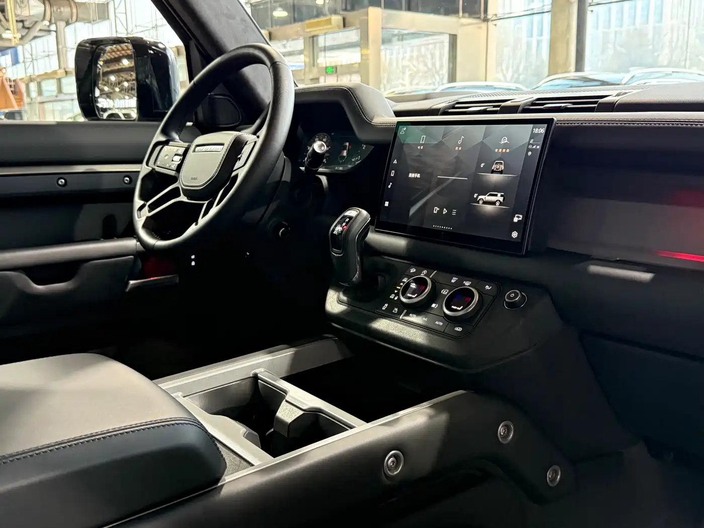 Land Rover Defender 2025 110 3.0T P400 X фото 9