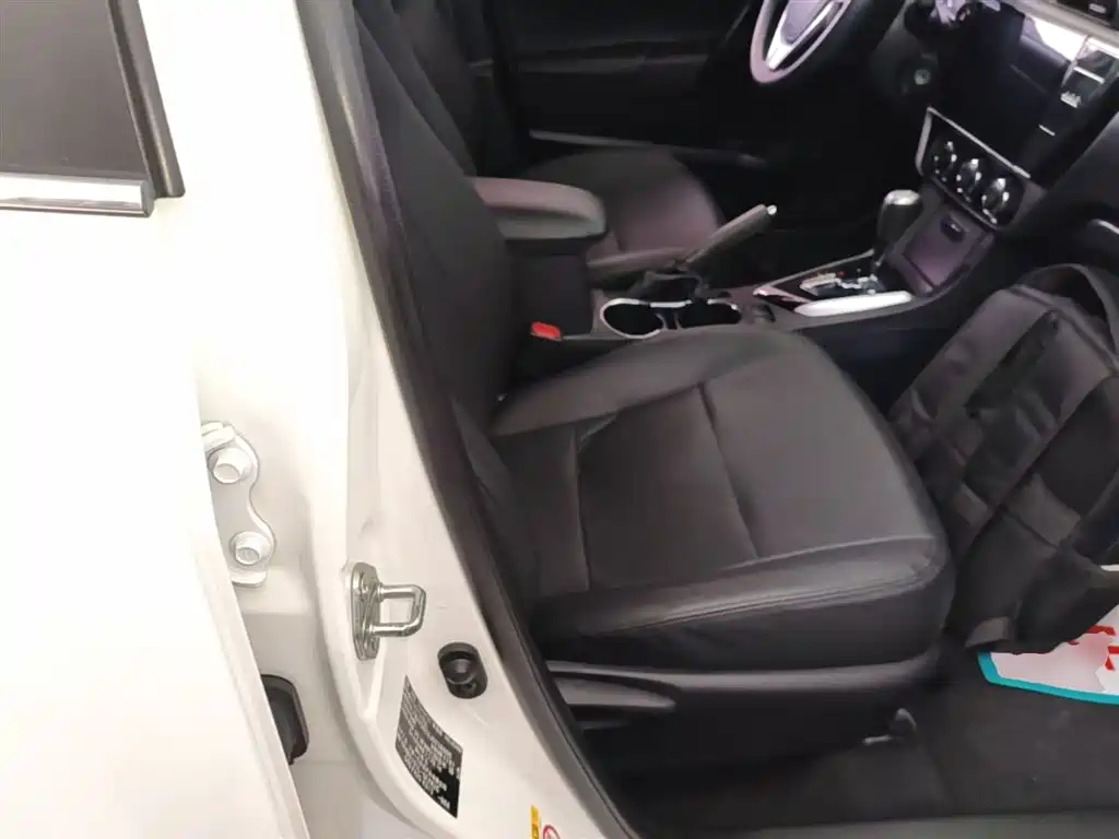 Toyota Corolla 2017 Facelift 1.2T S-CVT GL фото 25