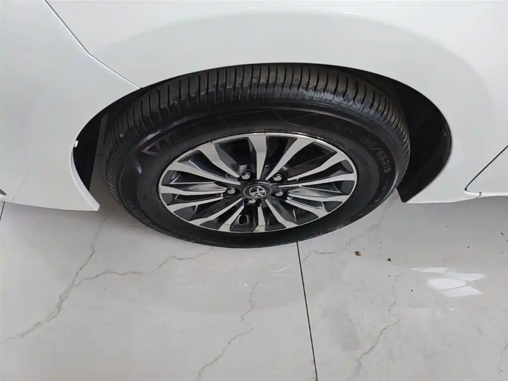 Toyota Corolla 2017 Facelift 1.2T S-CVT GL фото 23