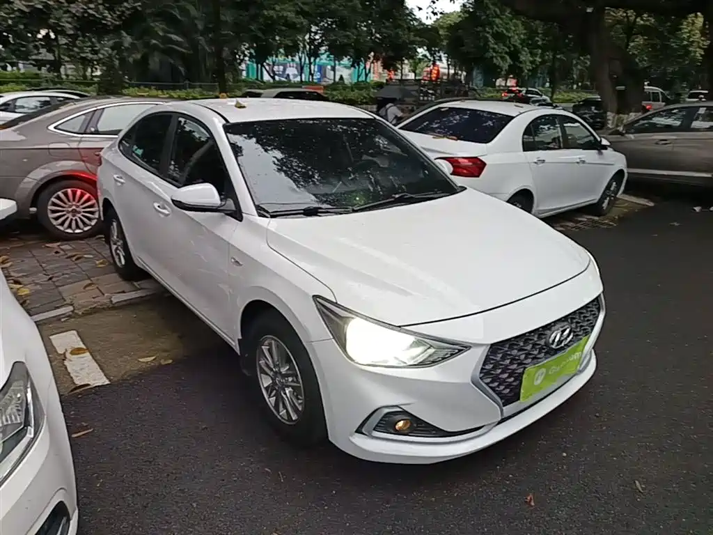 Hyundai Elantra 2018 1.6L Automatic Pleasing Edition GL China VI фото 4
