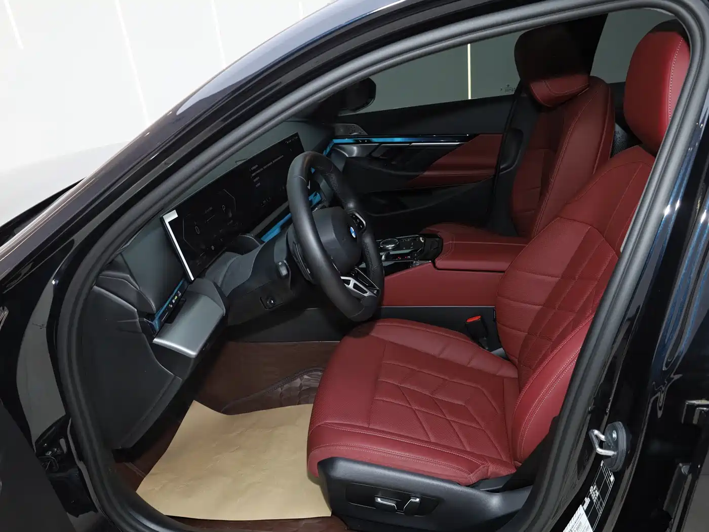 BMW 5 Series 2025 530Li Leading M Sport Package фото 22