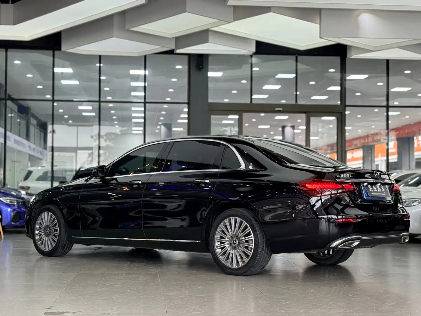 Mercedes-Benz E-Class 2022 E 300 L Luxury фото 9