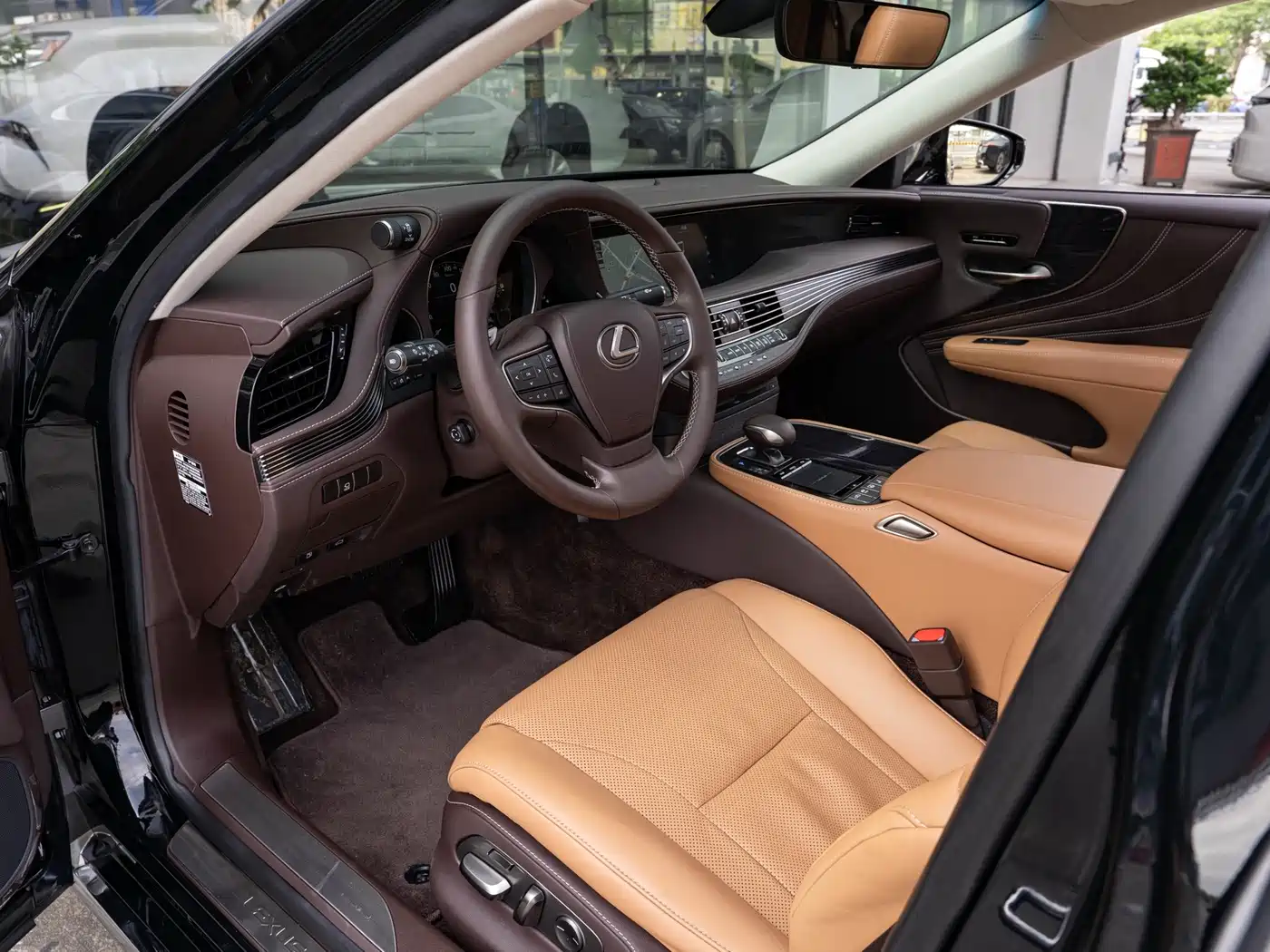 Lexus LS, миниатюра 9