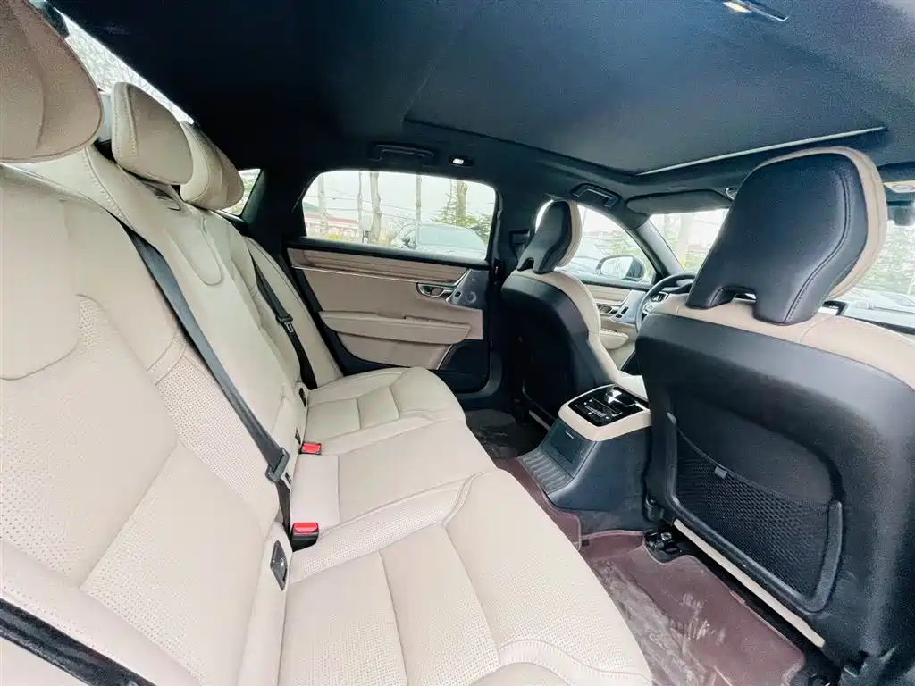 VOLVO S90 PLUG IN HYBRID