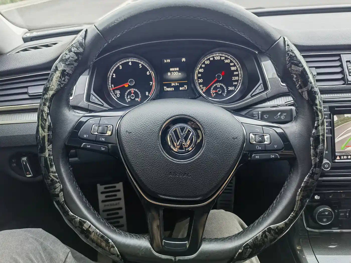 Volkswagen Passat 2017 330TSI DSG Luxury фото 14