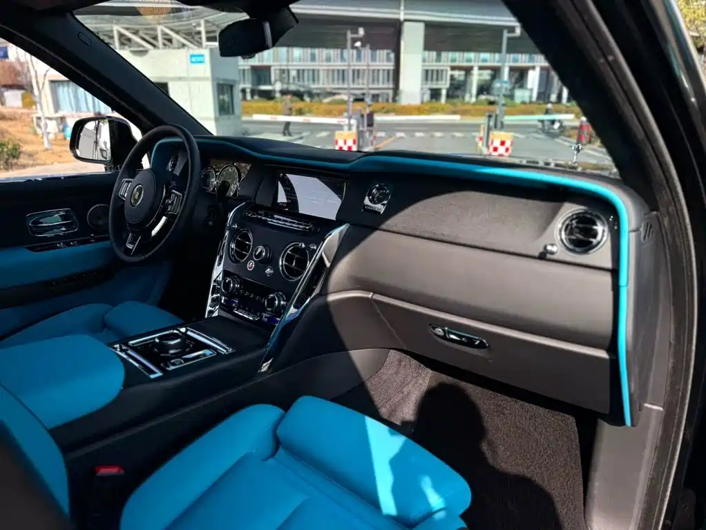 Rolls-Royce Cullinan 2023 2024 4-Seater